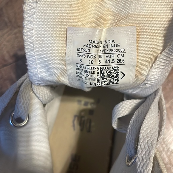 White Converse Hi Tops - Picture 6 of 8